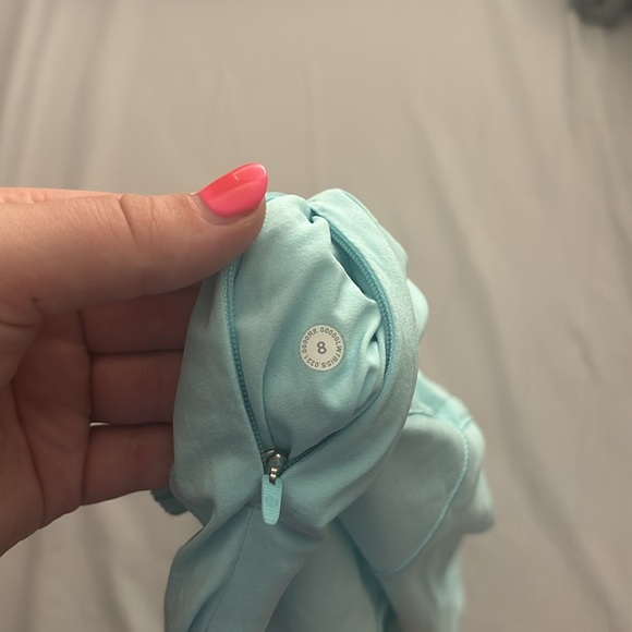 Lululemon track that high rise 3” shorts in turquoise/bright blue, Size 8 - Picture 5 of 5